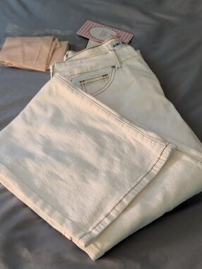 Ladies junior Cream Jeans - Classic Straight Fit